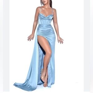 Miss Circle Satin

Elayna Pale Blue Strappy Satin Corset High Slit Gown
